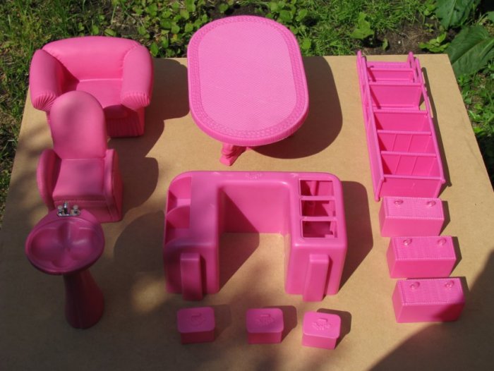 pink plastic paint